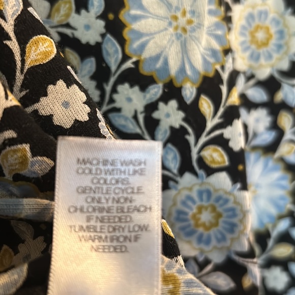 J. Jill Floral Pima V-Neck Long Sleeve Tee - Picture 6 of 6